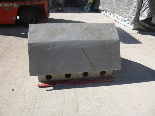 lot 256 image: Large Martin Bird House