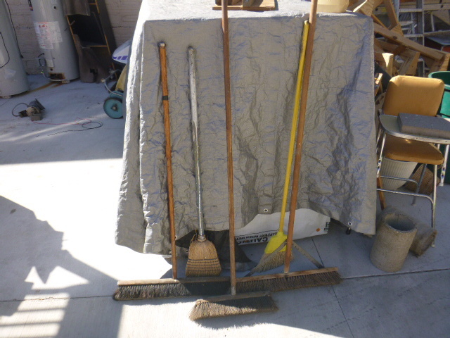 lot 261 image: 5 Miscellaneous Brooms
