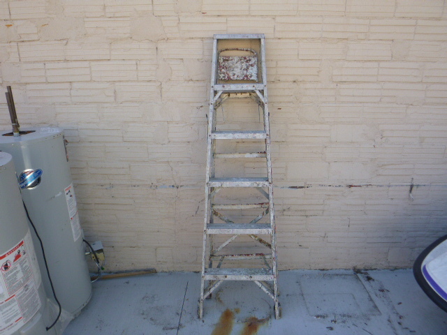 lot 264 image: Aluminum Step Ladder