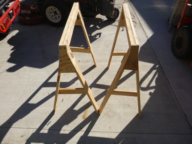 lot 268 image: 2 Wood Saw Horses