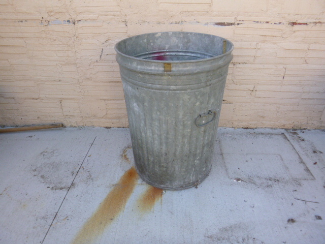 lot 271 image: Galvanized Trash Can
