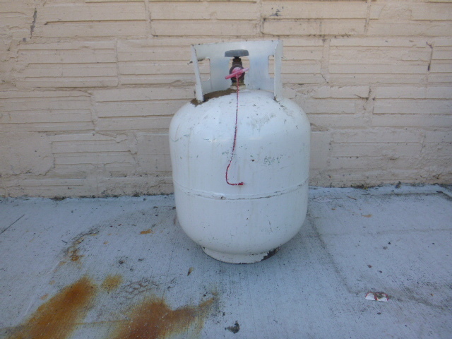 lot 282 image: 20 Lb. Propane Tank