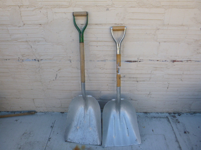 lot 295 image: 2 Aluminum Scoop Shovels
