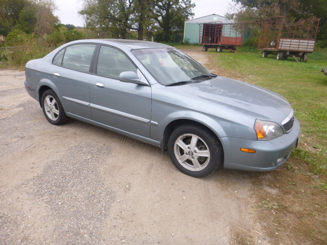 lot 1 image: 2004 Suzuki Verona EX