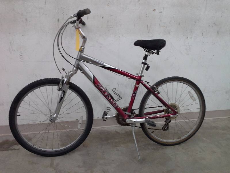lot 17 image: Specialized Bicycle