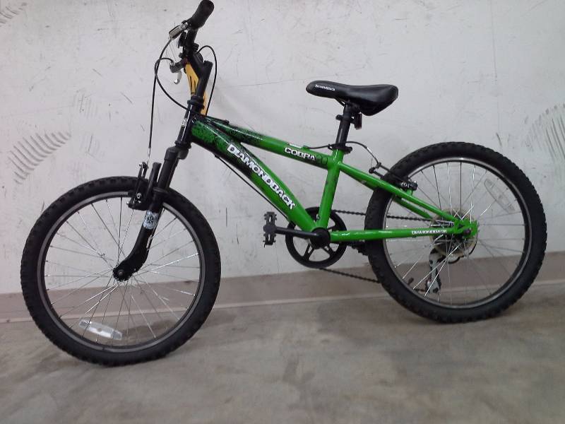 lot 43 image: Diamondback Bicycle