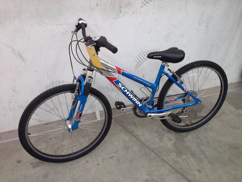lot 65 image: Schwinn Bicycle