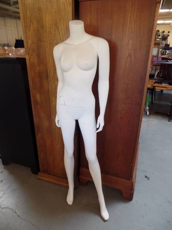 Display Mannequins