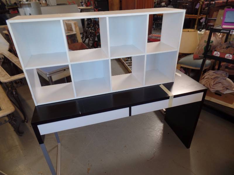Computer Desk with Top Storage