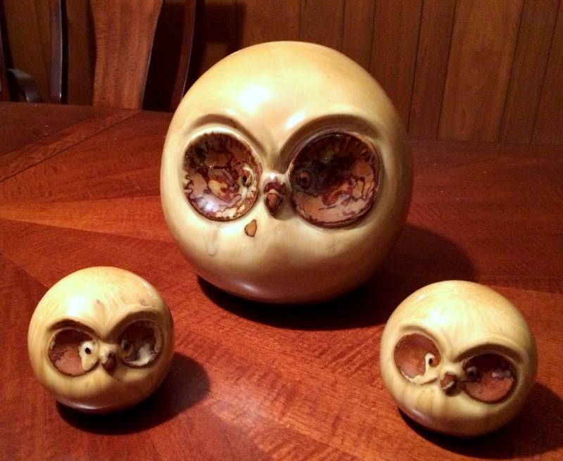 lot 043 image: Mid Century Modern 3 HOOT Owl Set Vintage Retro Studio Art Pottery Brown Drip Big Eyes Glazed Porcelain Ceramic 3 Piece Owls Round Bowling Ball Head