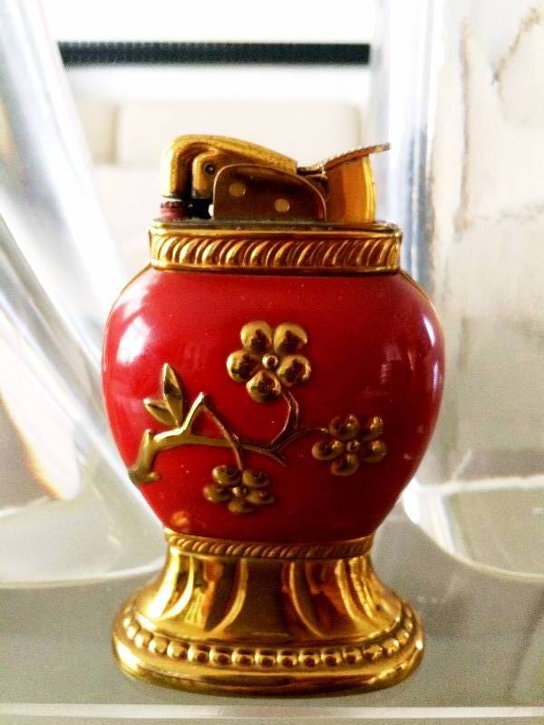 lot 047 image: Betty Draper Sexy Chic Vtg 50s Mid Century Modern Mad Men Ornate Flowers Cigarette Lighter Brass Red Enamel