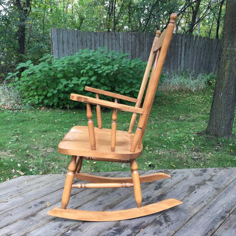 lot 058 image: Vintage 1970s TRADITIONAL Windsor Back COLONIAL Nursery Pecan WOOD WOODEN Country ROCKER ROCKING CHAIR Antique Vintage Swing Spindle Arms & Legs