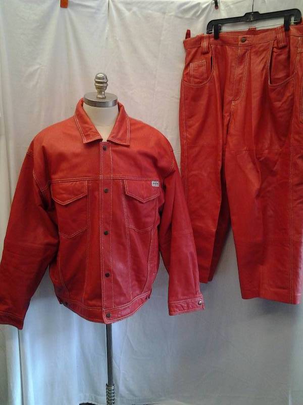 lot 9 image: Mens 2 Piece Genuine Leather