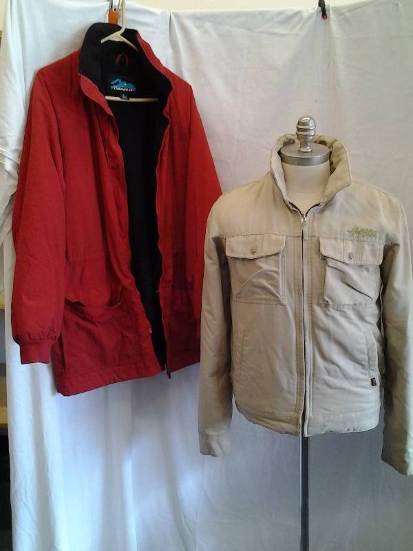 lot 18 image: 2-Mens Size S Jackets