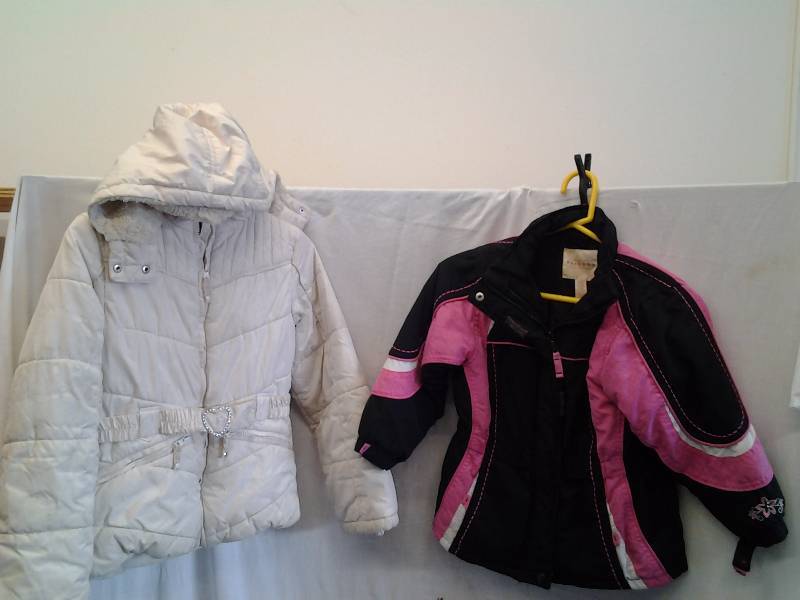 lot 22 image: 2-Girls Jackets
