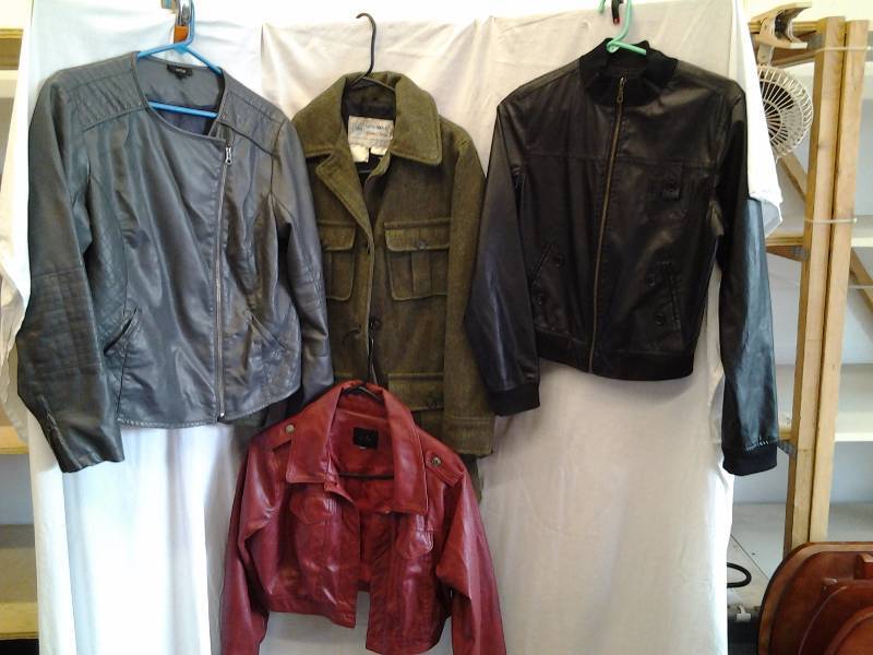 lot 24 image: 3-Misses Jackets
