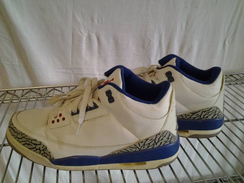 lot 1 image: Air Jordan Size 11