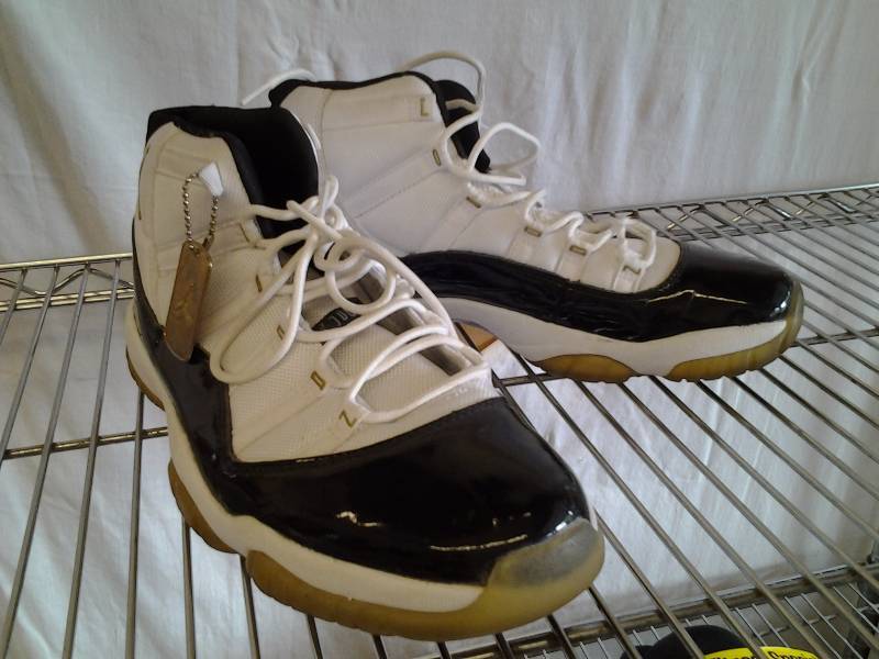 lot 3 image: Size 11 with Air Jordan X1 Dog Tag