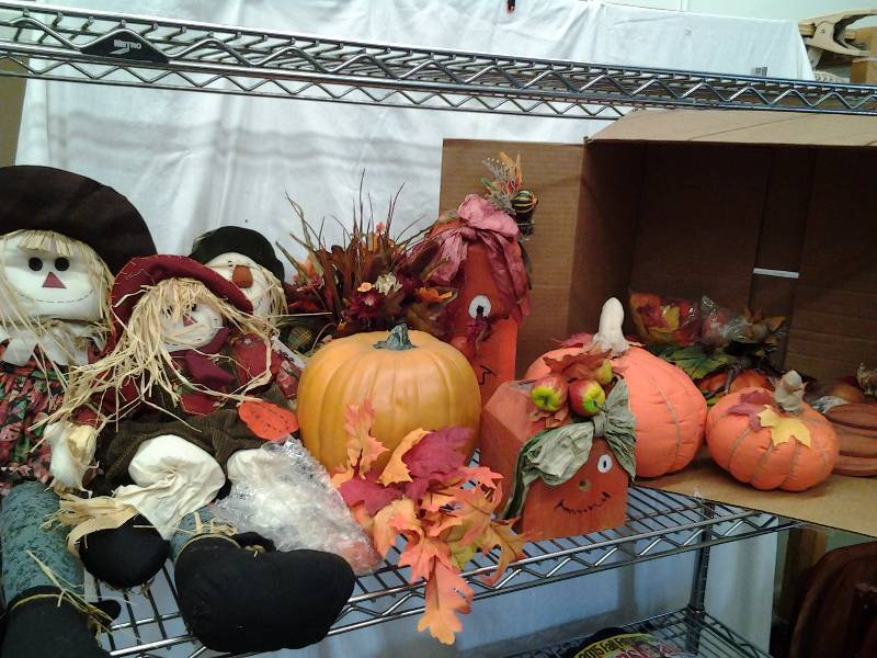 lot 28 image: Box Lot Of Scarecrows, Pumpkins & Fall Decor
