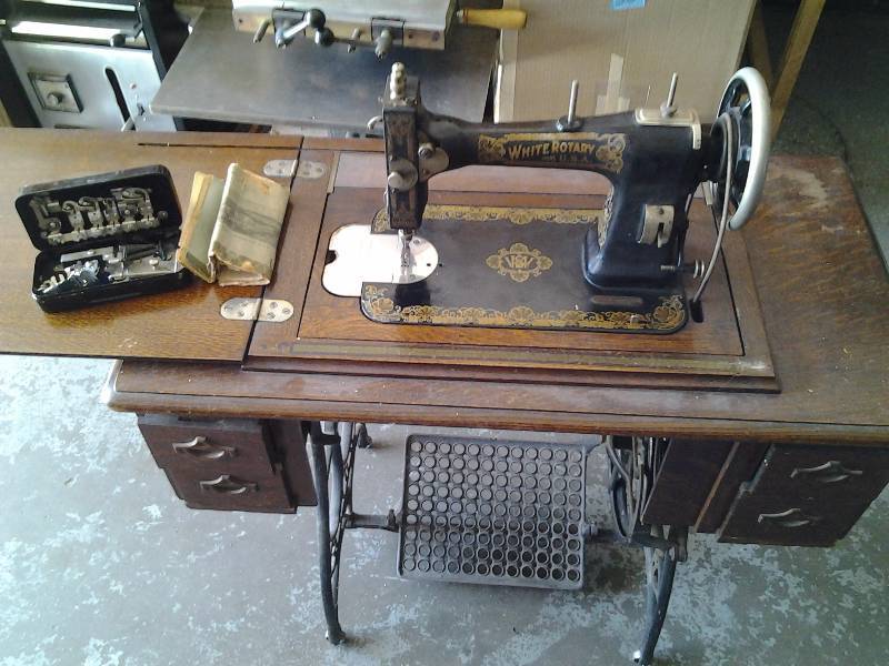 Vintage White Rotary Treadle Sewing Machine With Cabinet