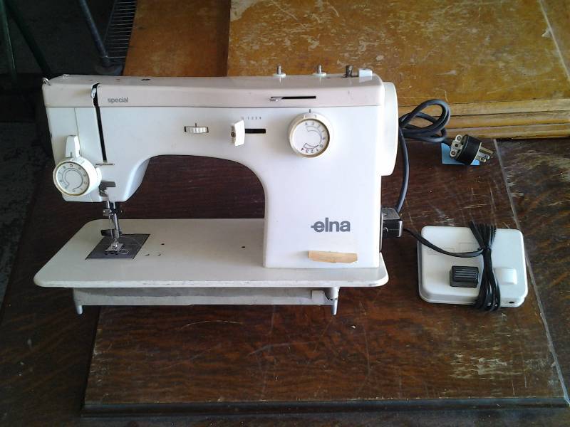 lot 85 image: Elna Sewing Machine