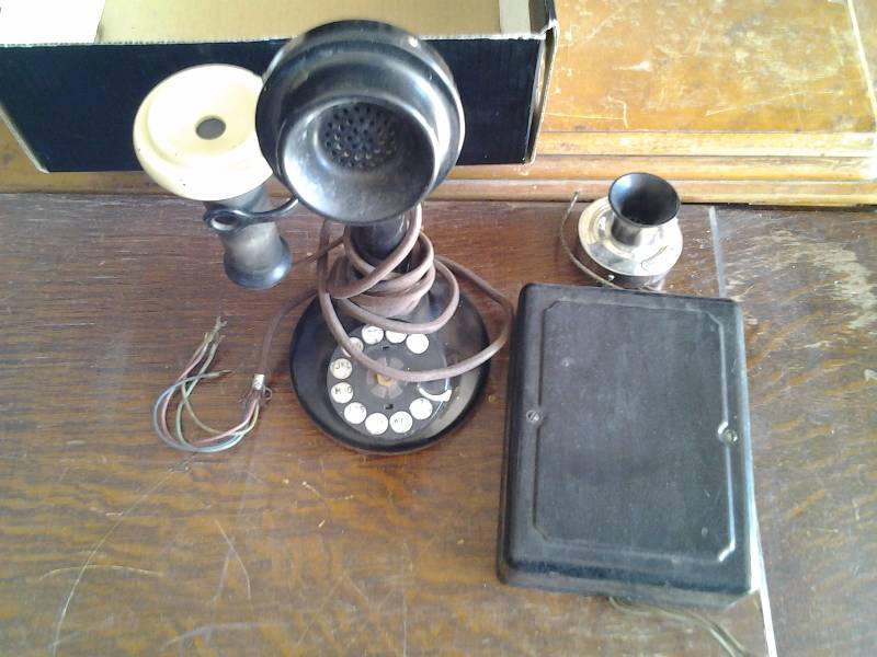 lot 87 image: Vintage Telephone