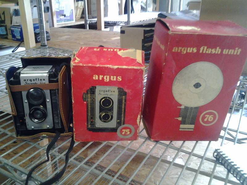 lot 98 image: 3-Vintage Argus Cameras