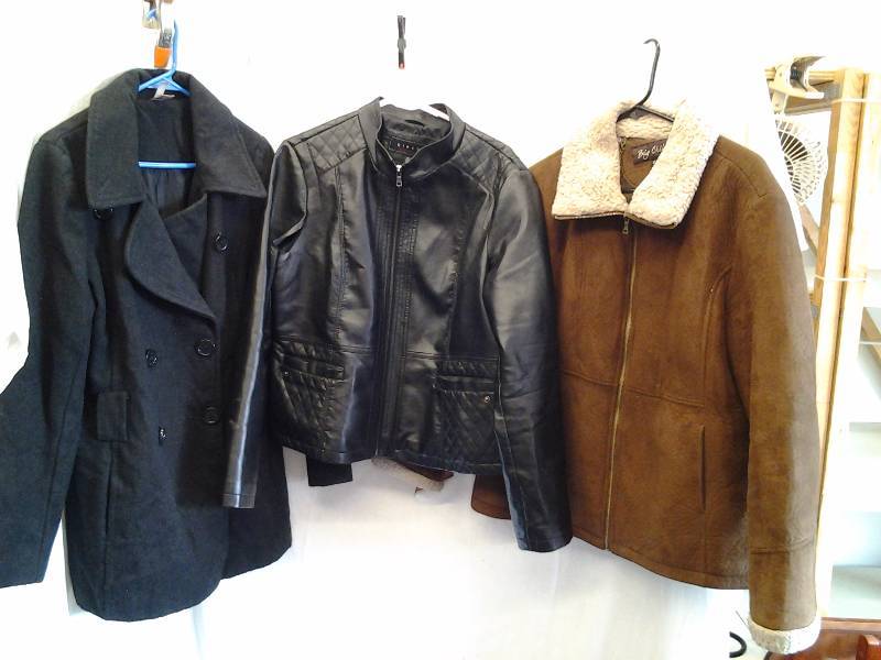 lot 26 image: 3-Misses JacketsCoats Size XL