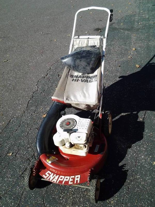 lot 34 image: Snapper Lawn Mower With Bagger
