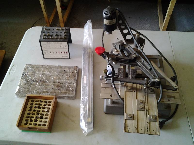 lot 48 image: New Hermes Engraver With Cutters & Type