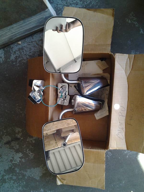 lot 64 image: Pair Of Truck Mirrors & Set Of 4-Tie Downs