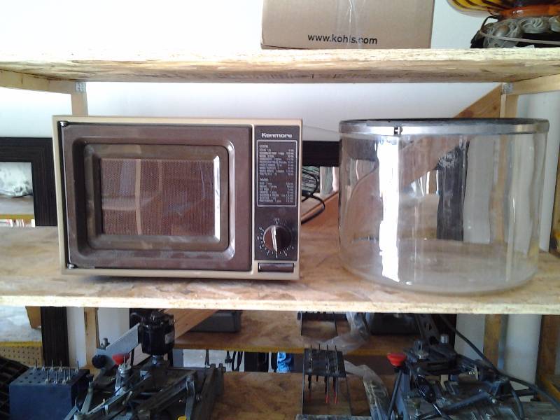 lot 74 image: Kenmore Microwave, Large Pyrex Pot