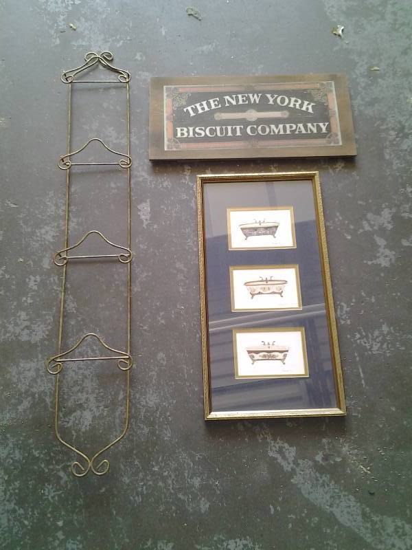 lot 82 image: NY Biscuit Sign, Bath Tub Picture, Wall Plate Rack