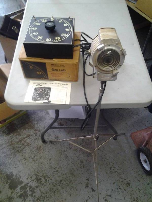 lot 105 image: Electric Timer, Mini Spot Light