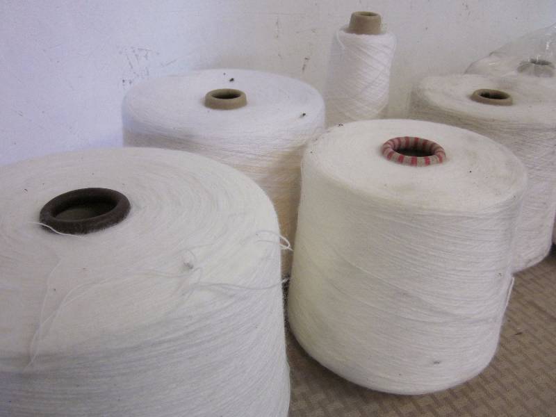 lot 9 image: White Yarn