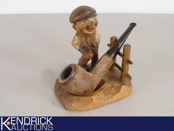 MINT Vintage Hand Carved Wood Pipe Holder, with Deauville Pipe