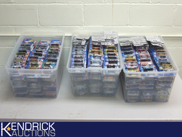 800 New in Package Carded Hot Wheels