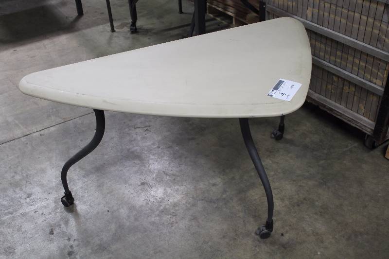 Table wWheels 54� x 28� x 29�.