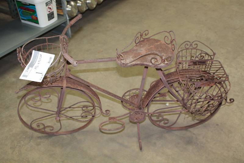 Vintage Decorative Bicycle Metal 15.5� x 45� x 20�.