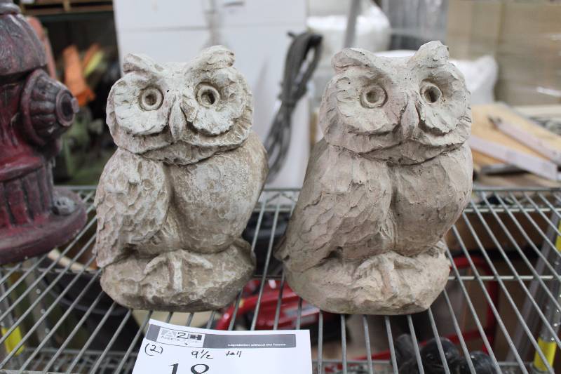 Lot of (2) Decorative Owls 9.5� Height.