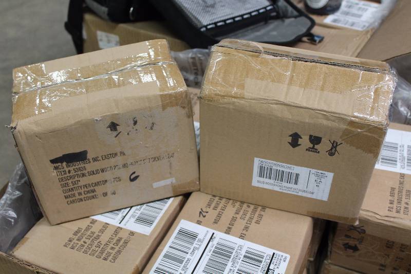 Box Lot of (2) Photo Frames 5� x 7�.