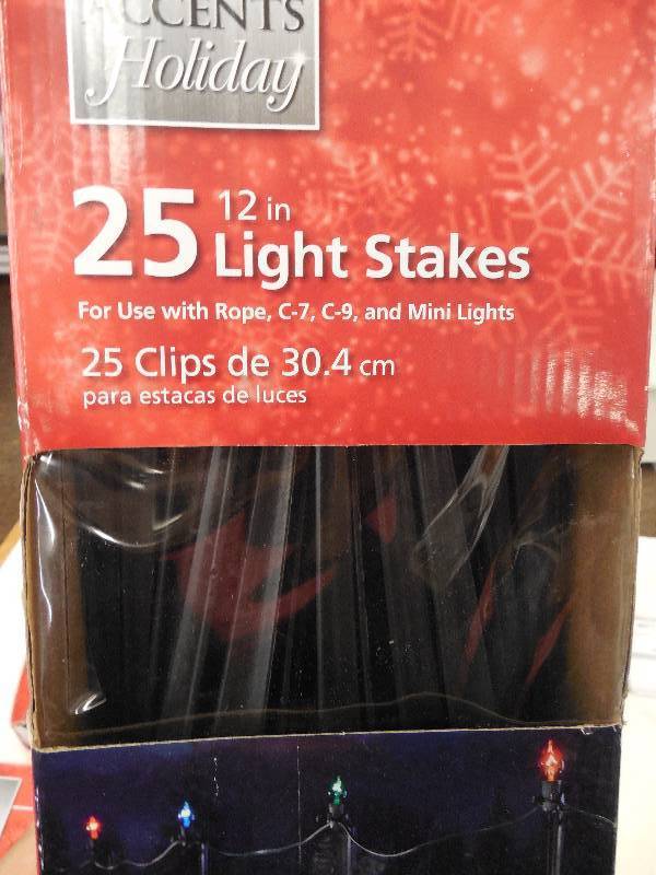 lot 47 image: 25 12 Light Stakes