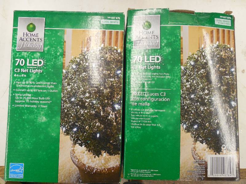lot 49 image: 2 Sets of 70 LED c3 Net Lights 4 x 4