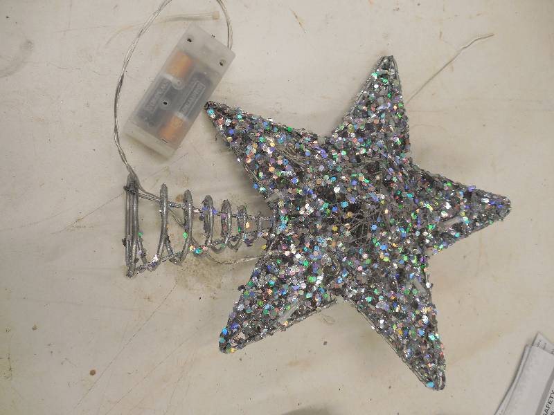 lot 78 image: Alcove 10 Star tree topper