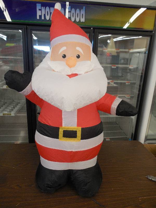 lot 77 image: 42 Led Lighted Santa Inflatable
