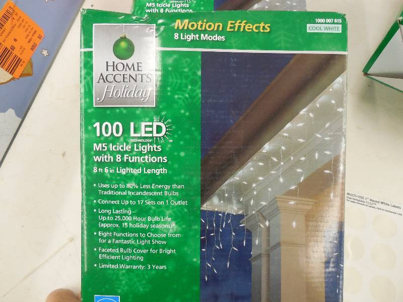 lot 87 image: 2 Sets of 100 LED Icicle Lights
