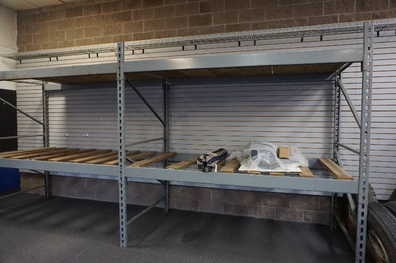 lot 3 image: 16 Warehouse Pallet Racking