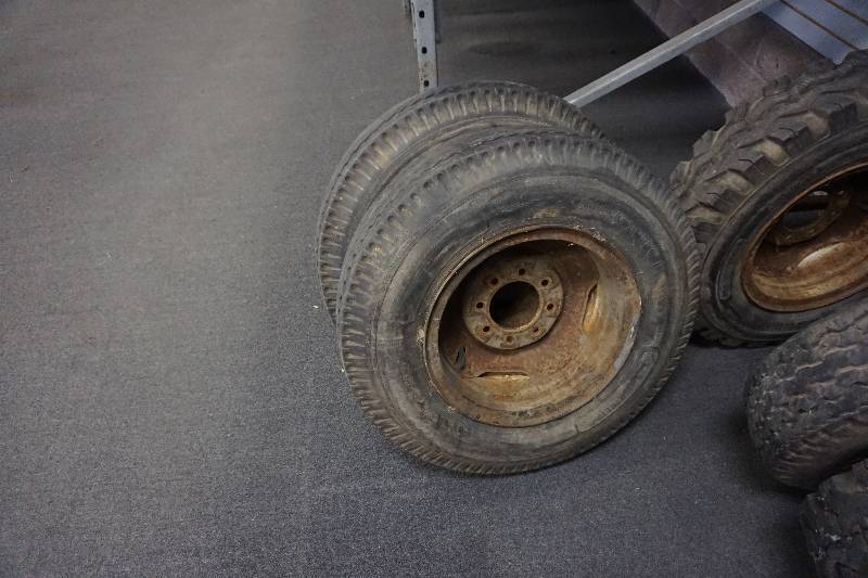 lot 9 image: Lot of 5 - 750-16 Truck Tires