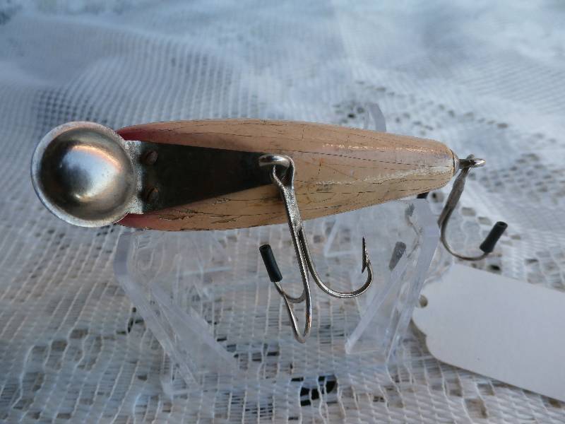 lot 23 image: Paw Paw 9300.