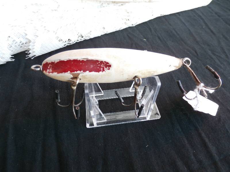 lot 32 image: HastingsWilson Super Wobbler
